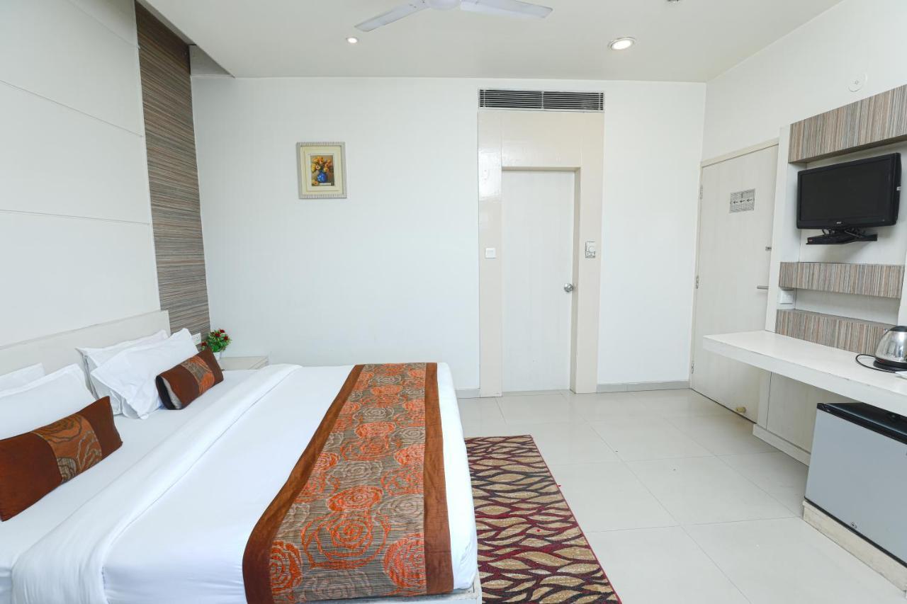 Hotel Le Castle Rudrapur Ngoại thất bức ảnh