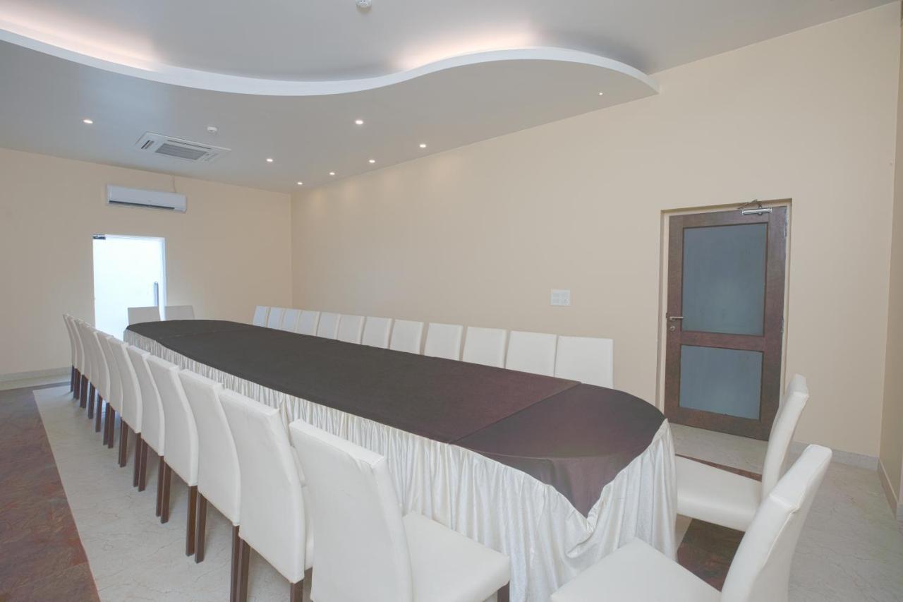 Hotel Le Castle Rudrapur Ngoại thất bức ảnh