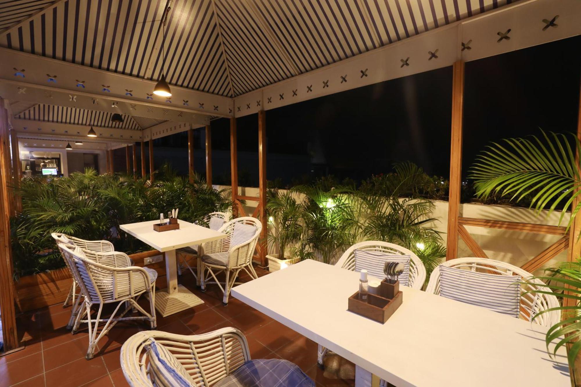 Hotel Le Castle Rudrapur Ngoại thất bức ảnh