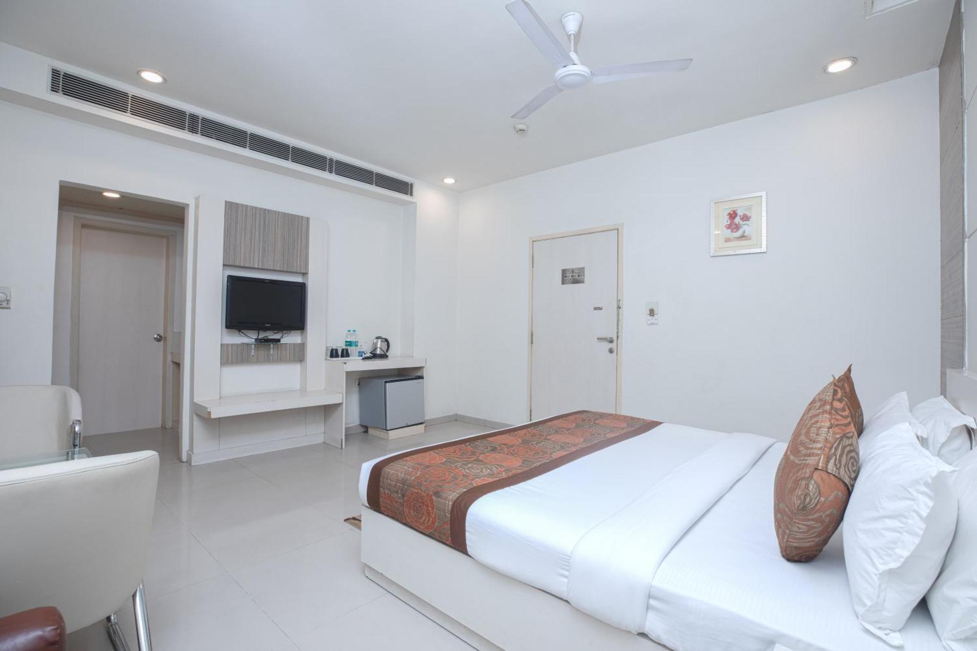 Hotel Le Castle Rudrapur Ngoại thất bức ảnh