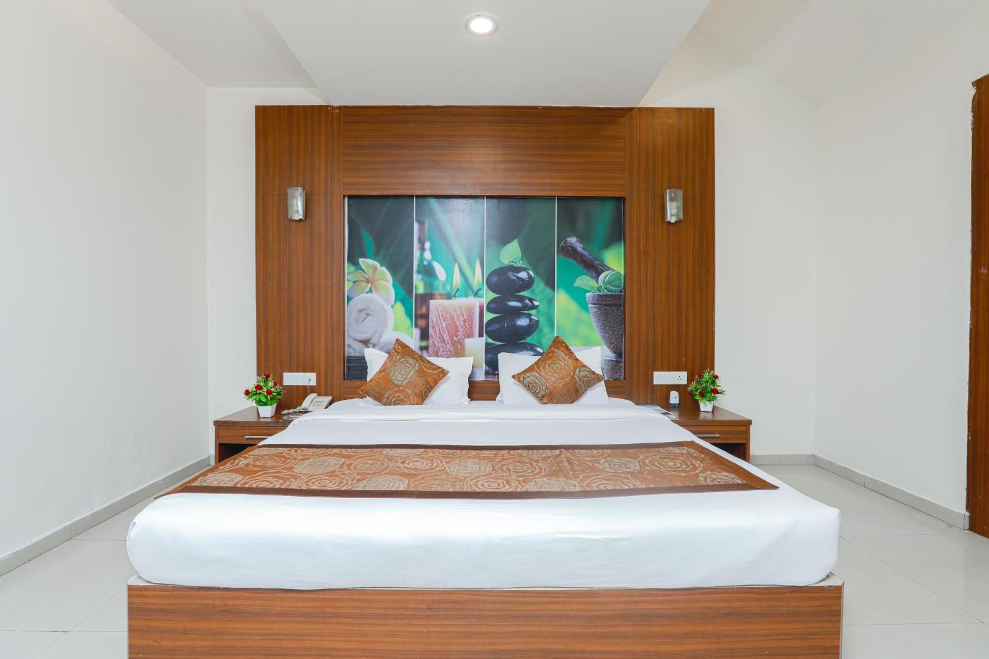 Hotel Le Castle Rudrapur Ngoại thất bức ảnh