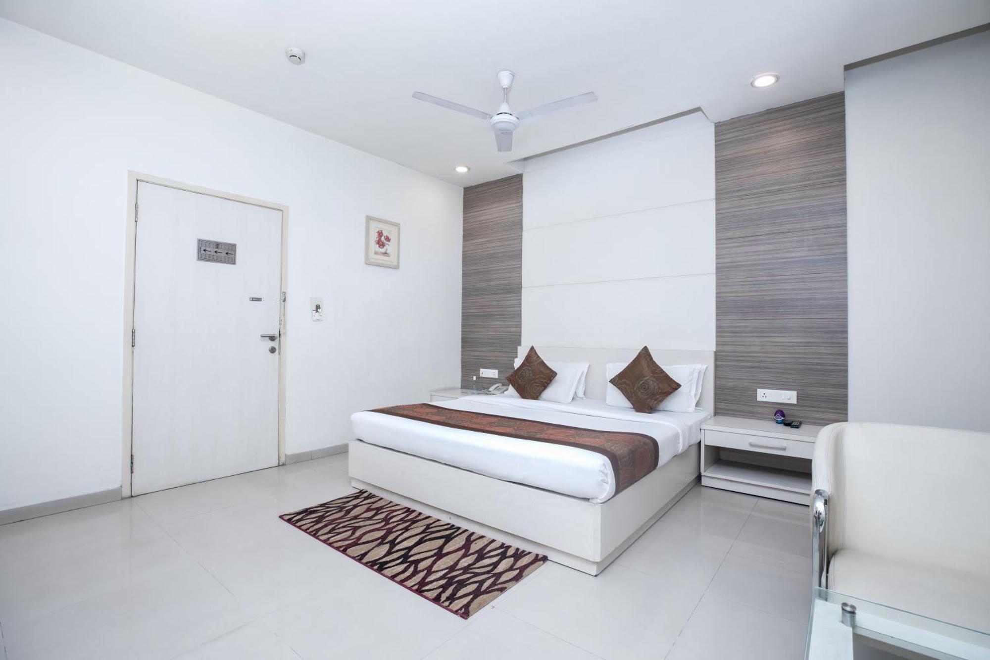 Hotel Le Castle Rudrapur Ngoại thất bức ảnh