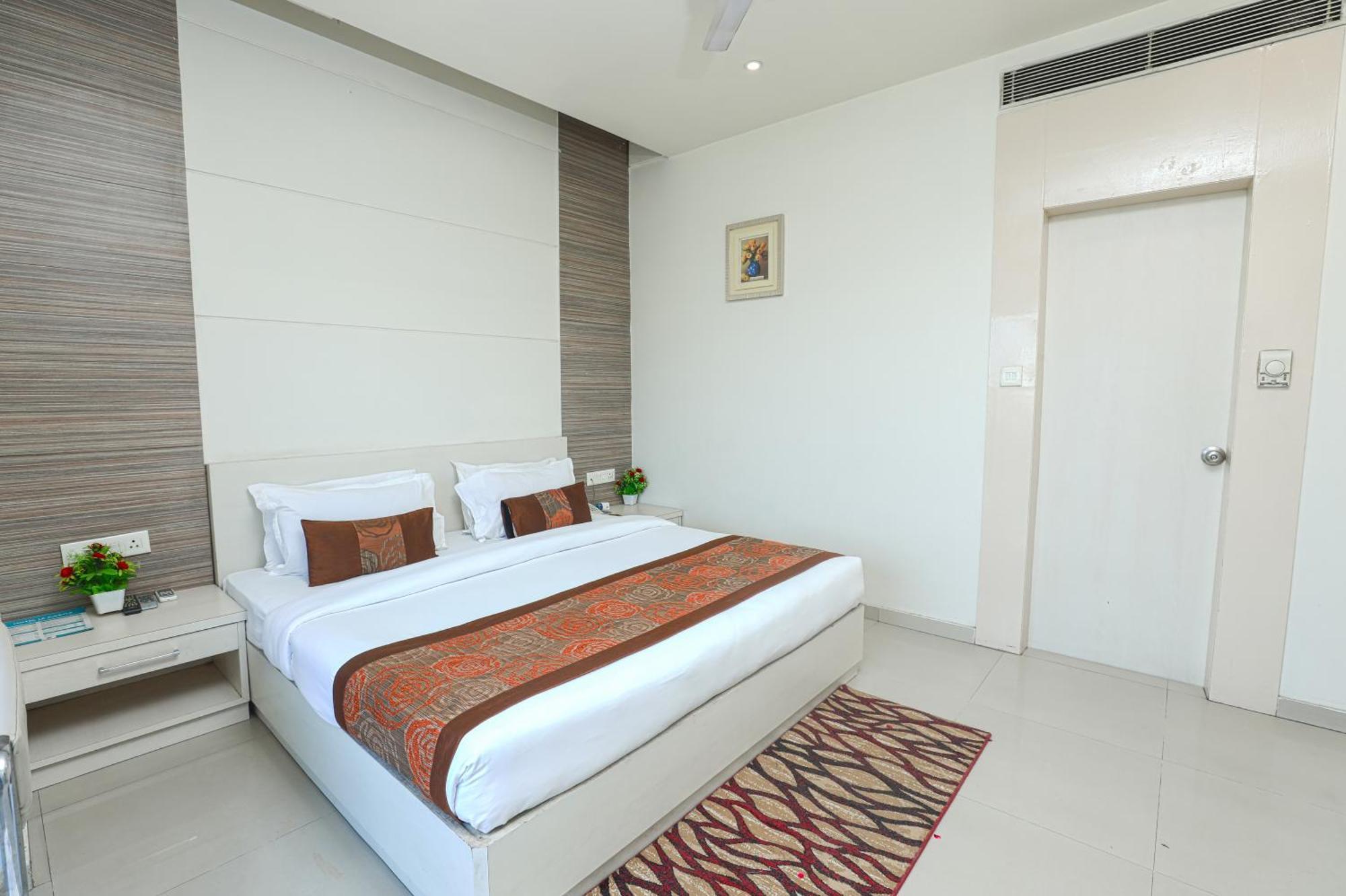 Hotel Le Castle Rudrapur Ngoại thất bức ảnh