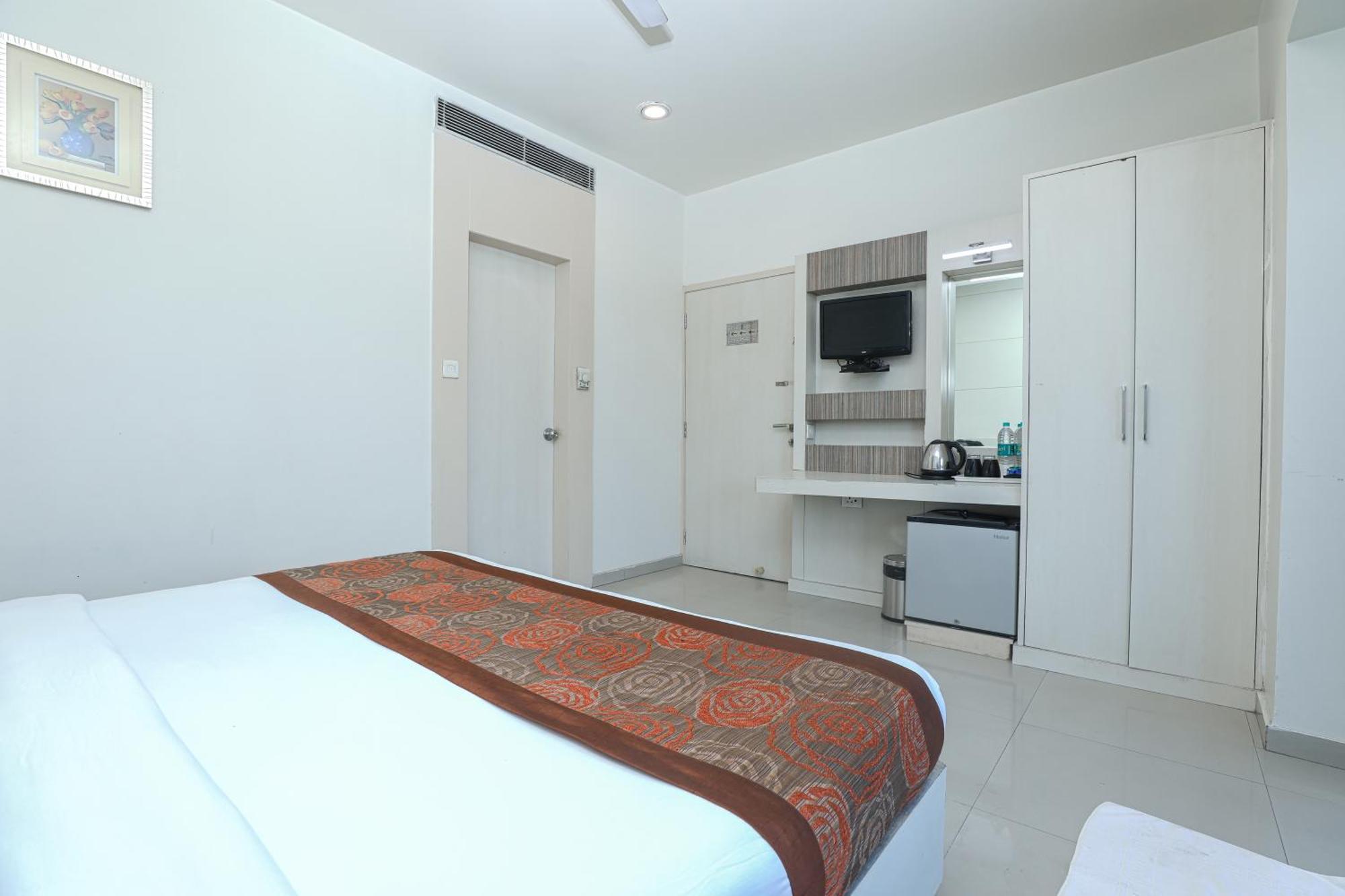 Hotel Le Castle Rudrapur Ngoại thất bức ảnh
